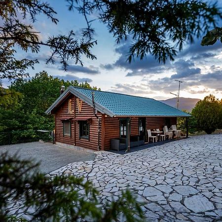 Chalet Likouresi Village Karpeníszi Kültér fotó