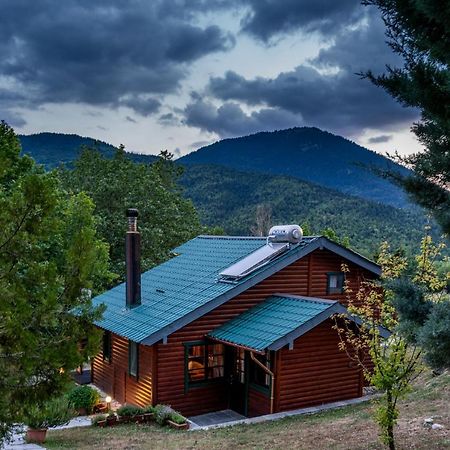 Chalet Likouresi Village Karpeníszi Kültér fotó