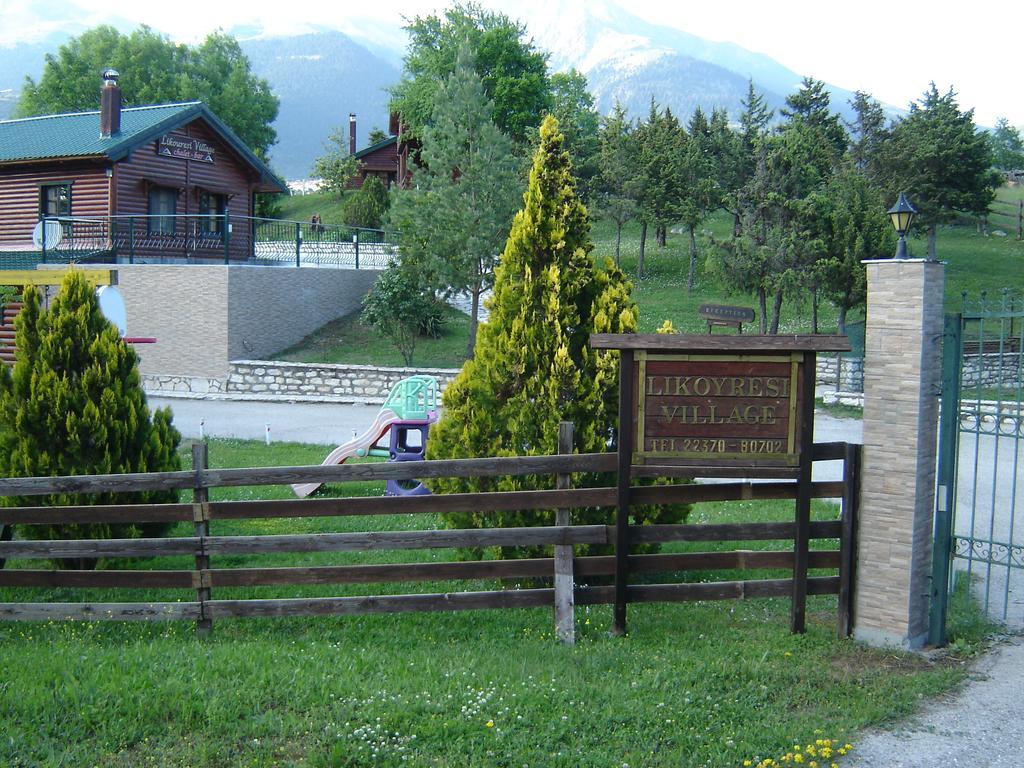 Chalet Likouresi Village Karpeníszi Kültér fotó