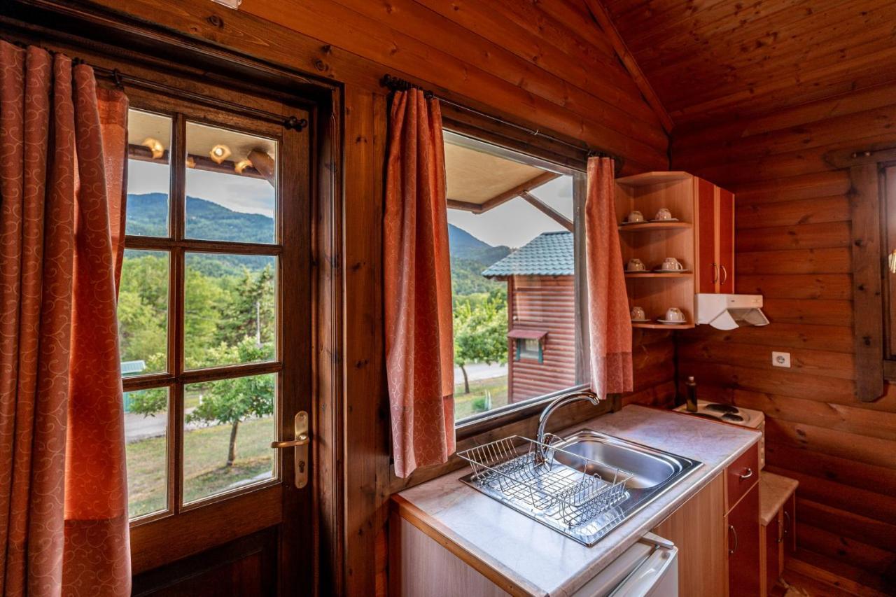 Chalet Likouresi Village Karpeníszi Kültér fotó