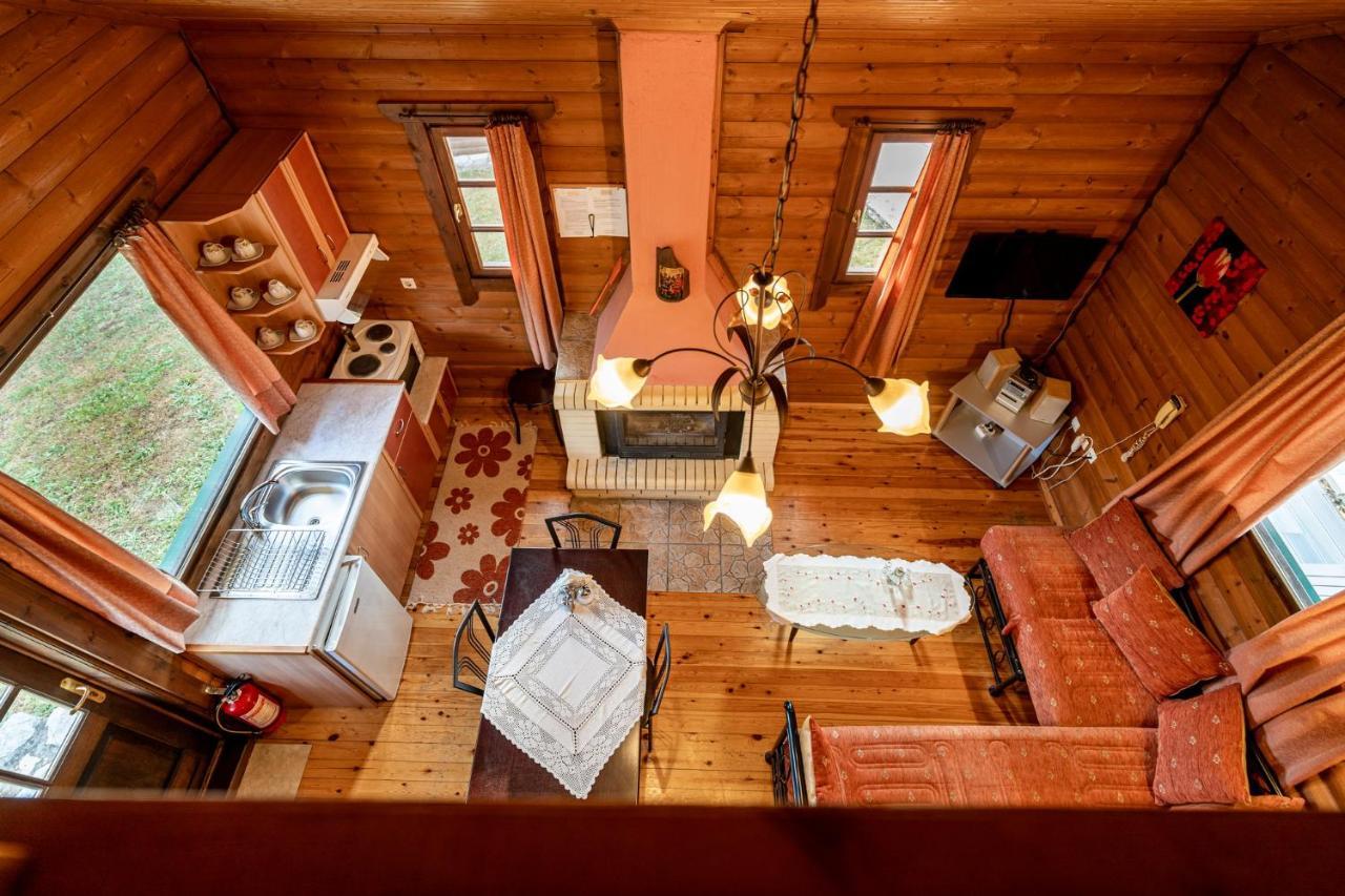 Chalet Likouresi Village Karpeníszi Kültér fotó