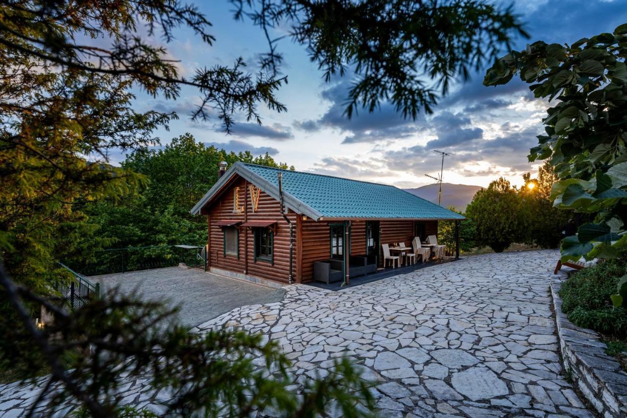 Chalet Likouresi Village Karpeníszi Kültér fotó