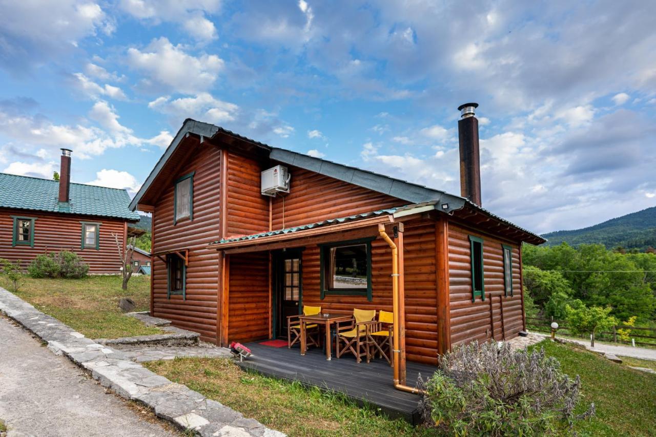 Chalet Likouresi Village Karpeníszi Kültér fotó