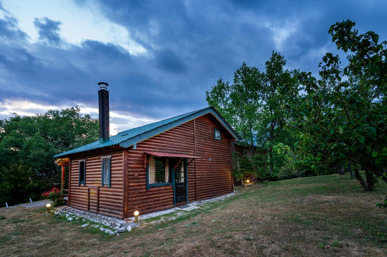 Chalet Likouresi Village Karpeníszi Kültér fotó