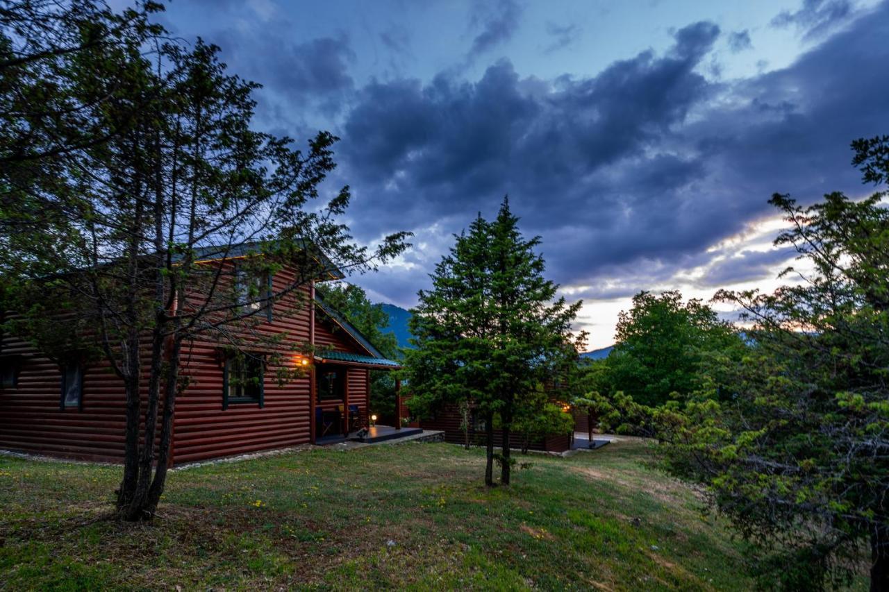 Chalet Likouresi Village Karpeníszi Kültér fotó